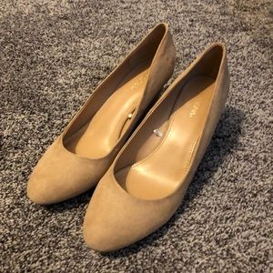 Merona Beige Wedge Heels NWOT 10